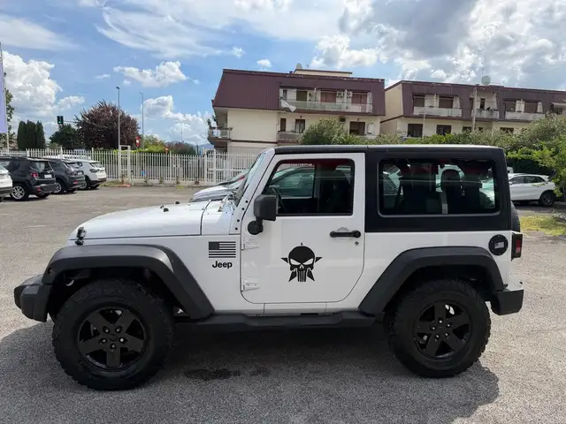Jeep Wrangler view 4