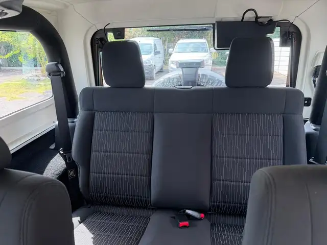 Jeep Wrangler view 15