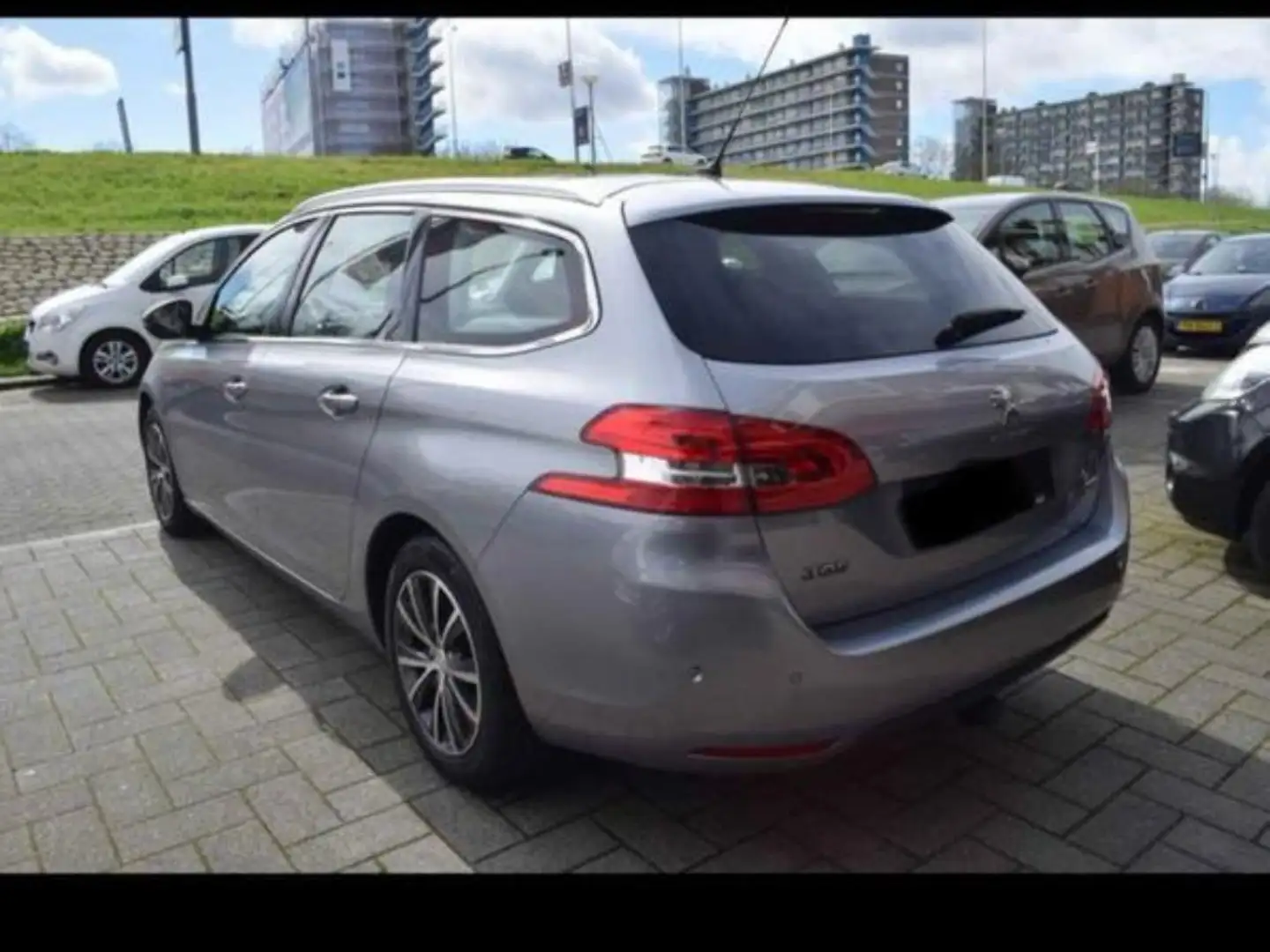 Peugeot 308 308 1.2 PureTech Allure Zilver - 2
