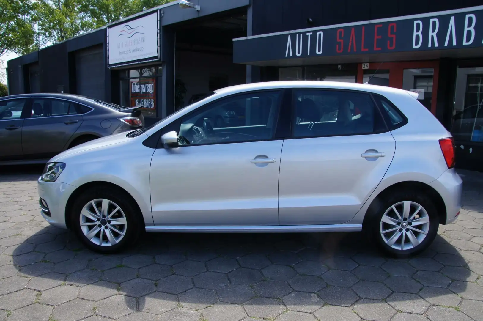 Volkswagen Polo 1.0 Trendline Grijs - 2