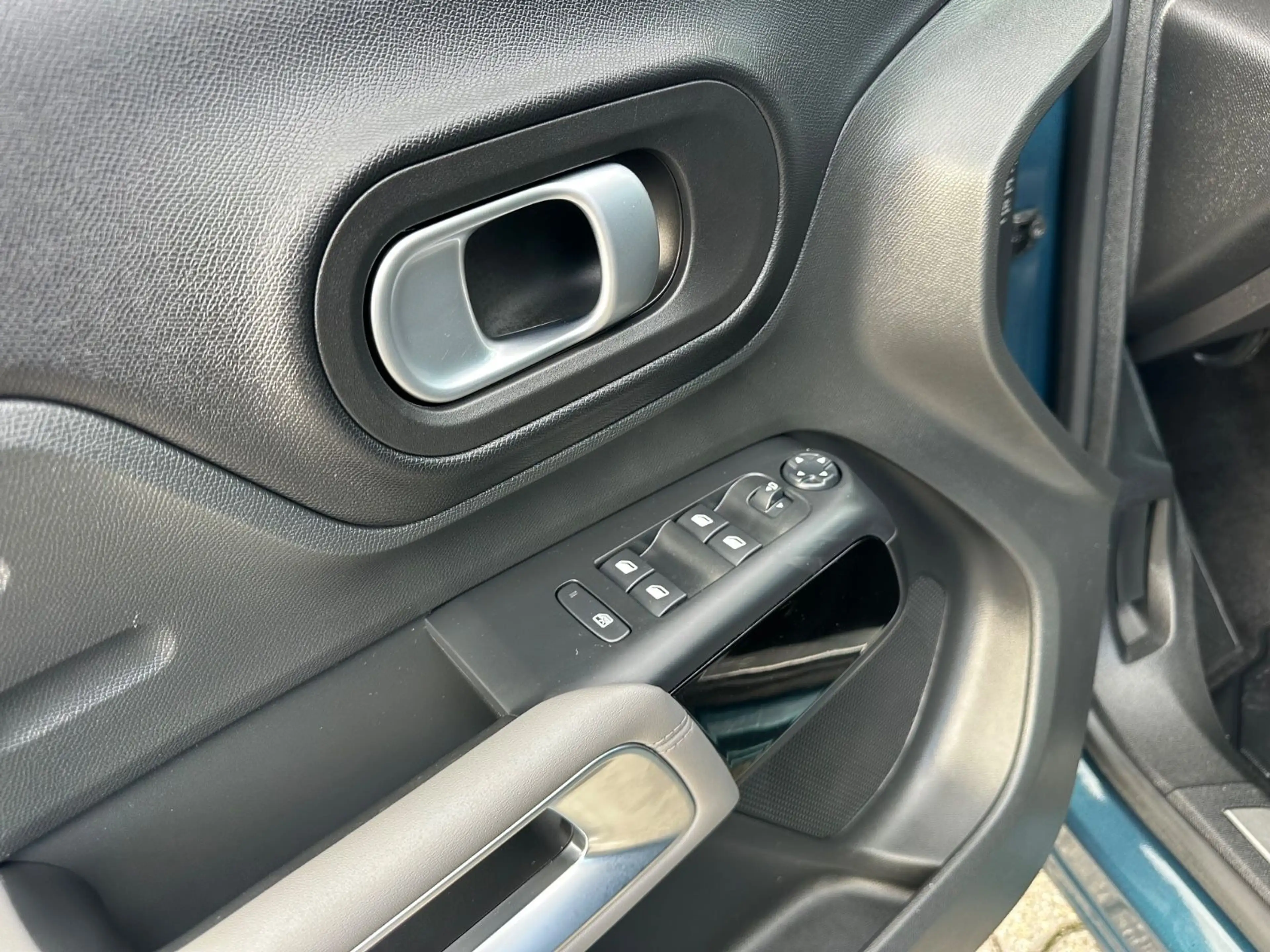 Citroen C5 Aircross 2,0 HDI Aut. LED Pano KAM AHK 132kW — photo 28