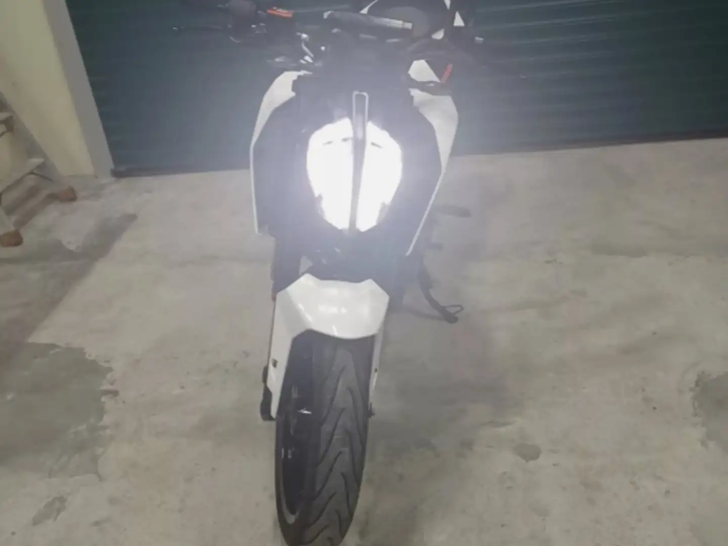 KTM 125 Duke Blanc - 1