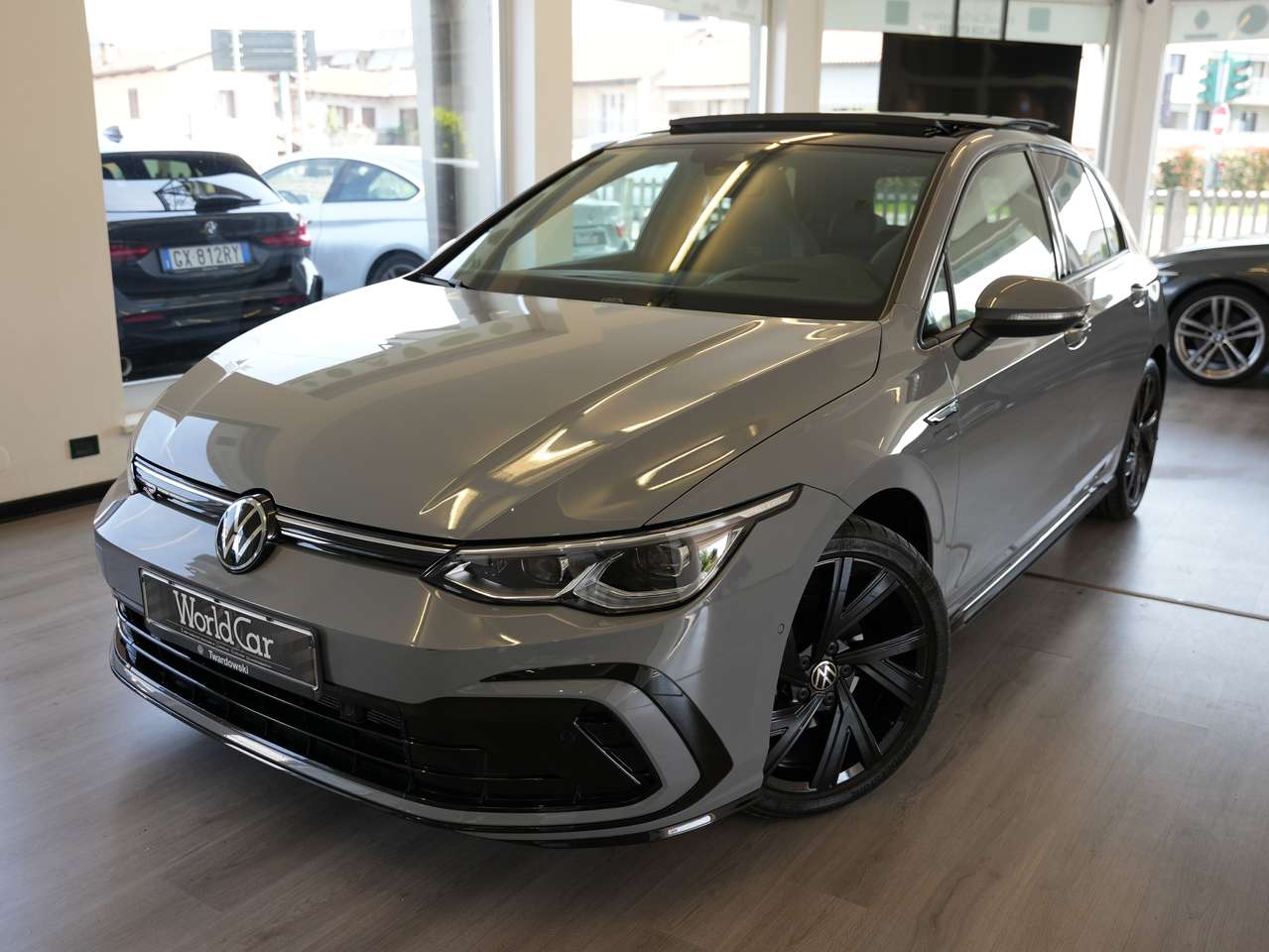 Volkswagen Golf 2.0 tdi R-Line 150cv tetto-haed up-cam