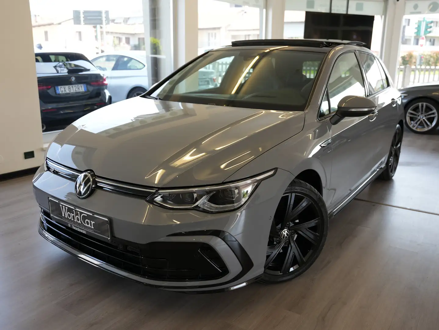 Volkswagen Golf 2.0 tdi R-Line 150cv tetto-haed up-cam Grigio - 1