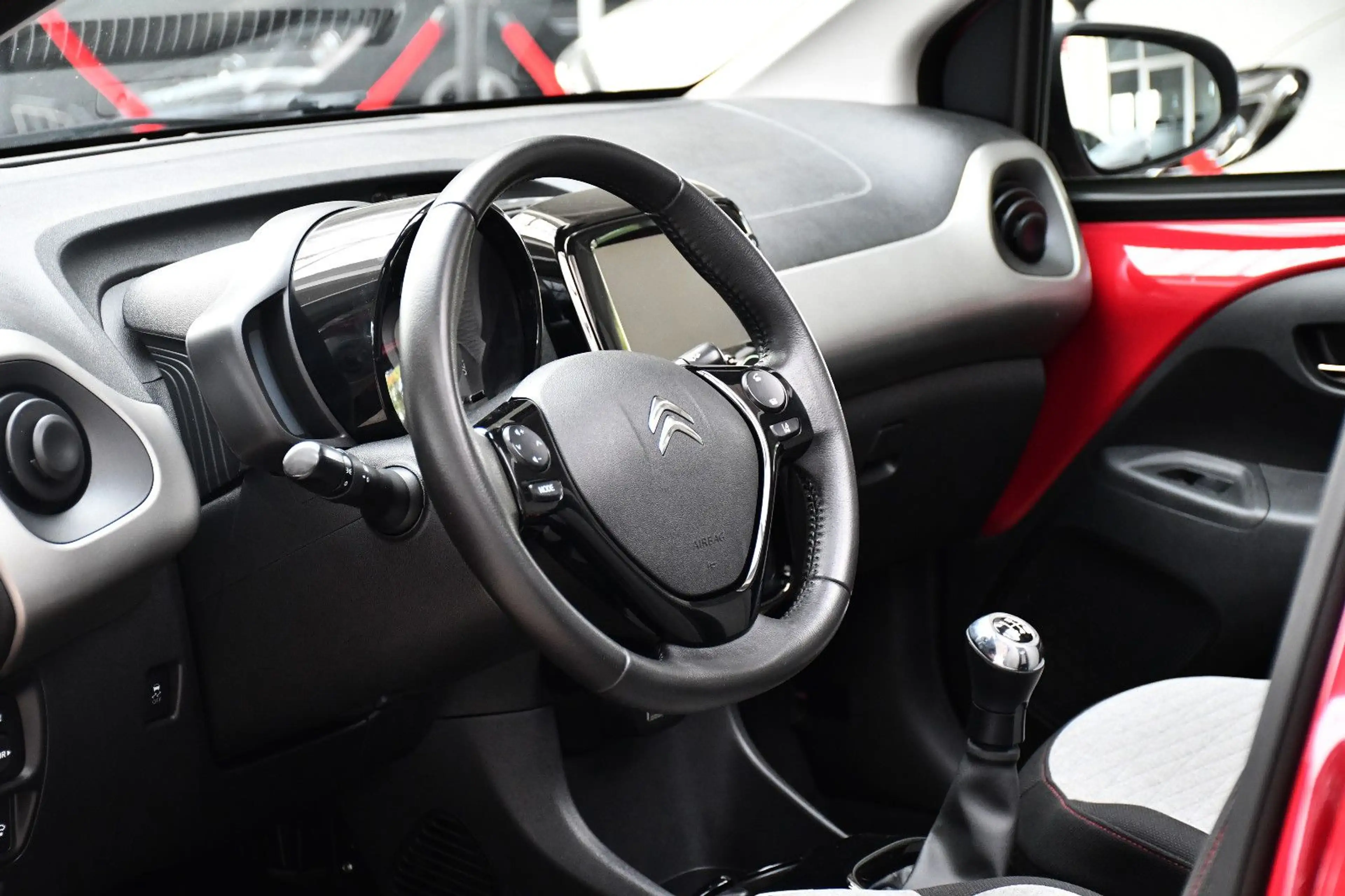 Citroen C1 Airscape Shine Faltdach Shz Tempomat DAB Cam — photo 14