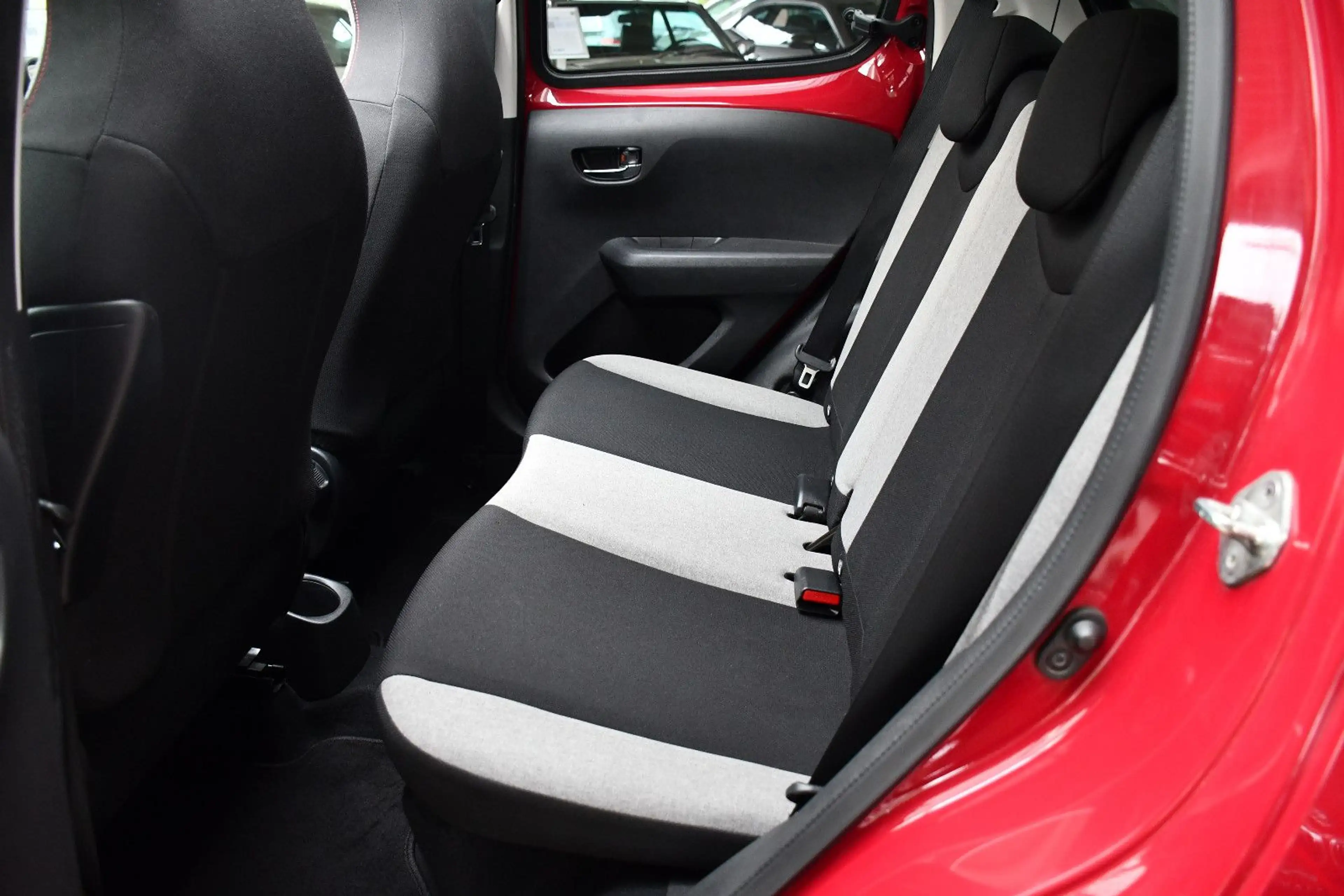 Citroen C1 Airscape Shine Faltdach Shz Tempomat DAB Cam — photo 12