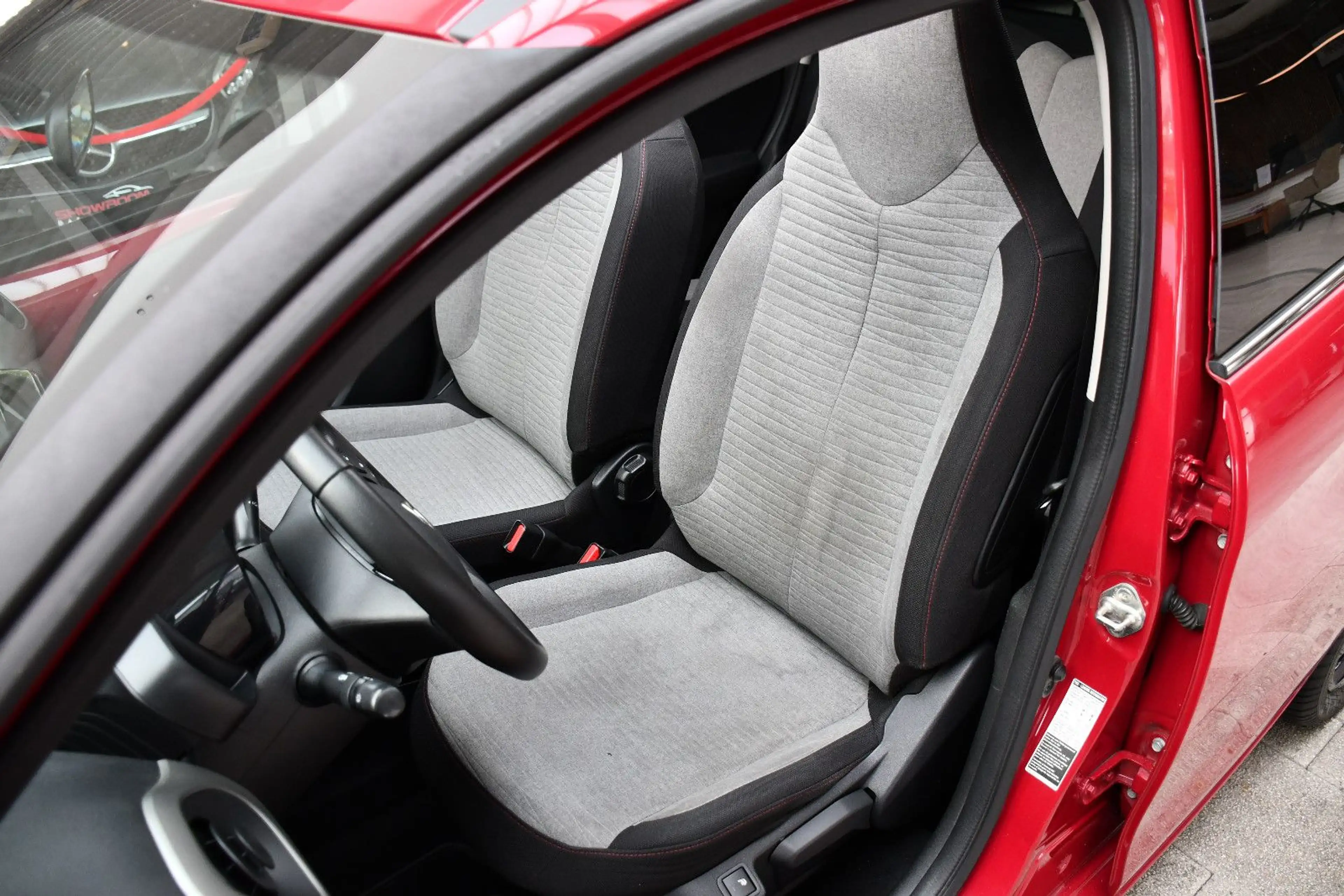 Citroen C1 Airscape Shine Faltdach Shz Tempomat DAB Cam — photo 8