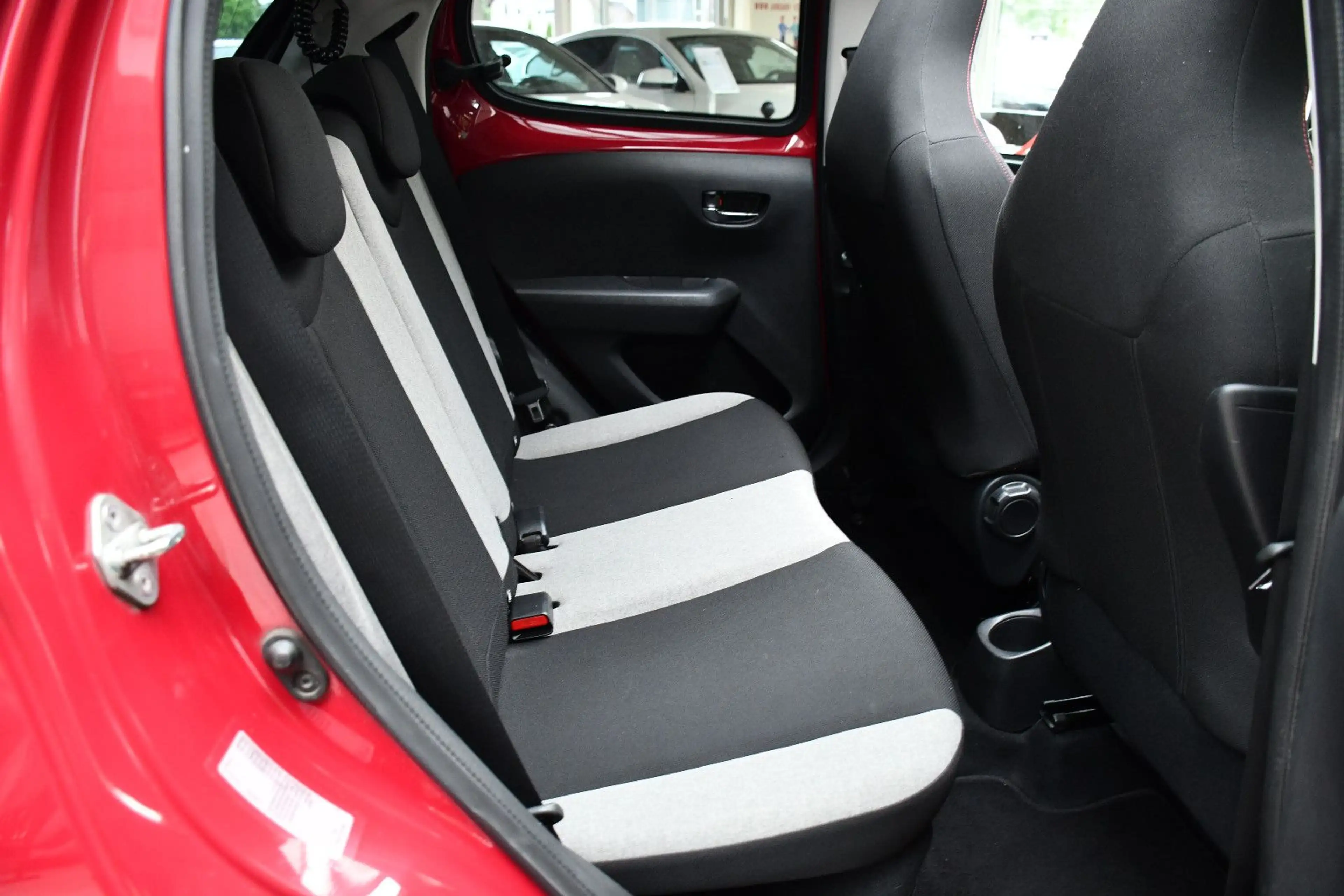 Citroen C1 Airscape Shine Faltdach Shz Tempomat DAB Cam — photo 13