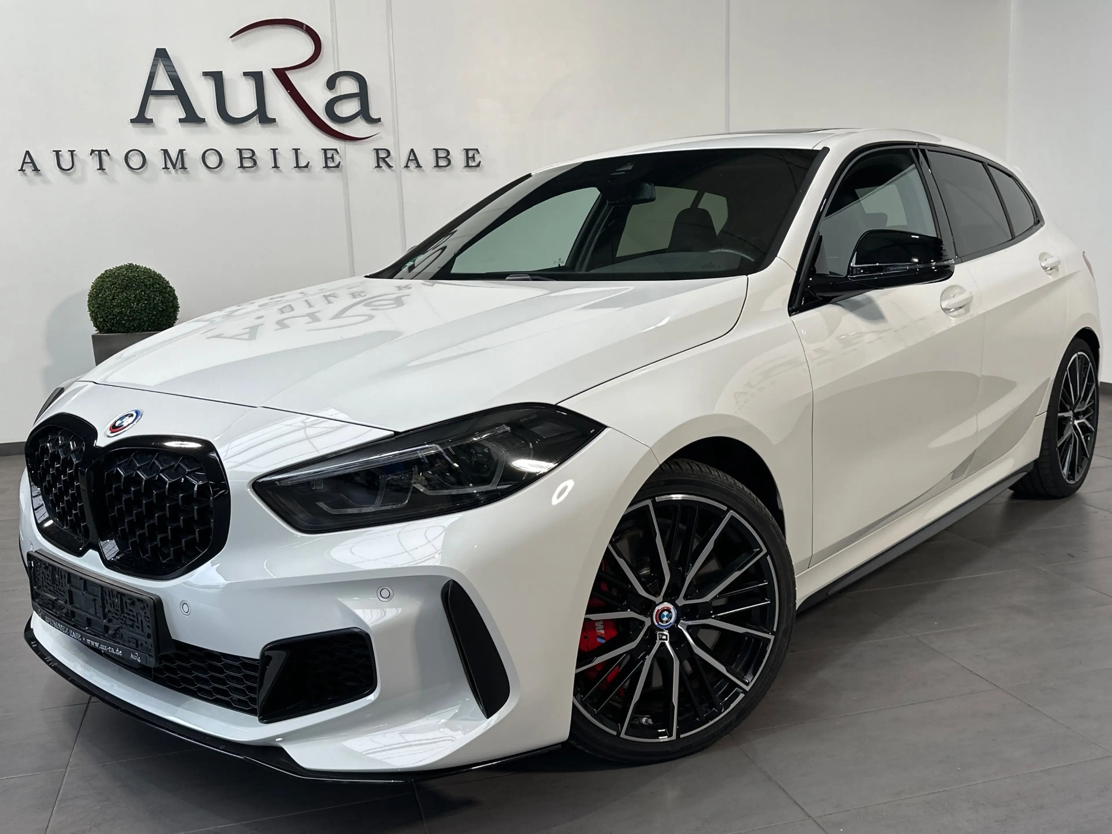 BMW 135 xDrive NAV+LED+PANO+H&K+ACC+DAB+LENKRADHZG+LCP