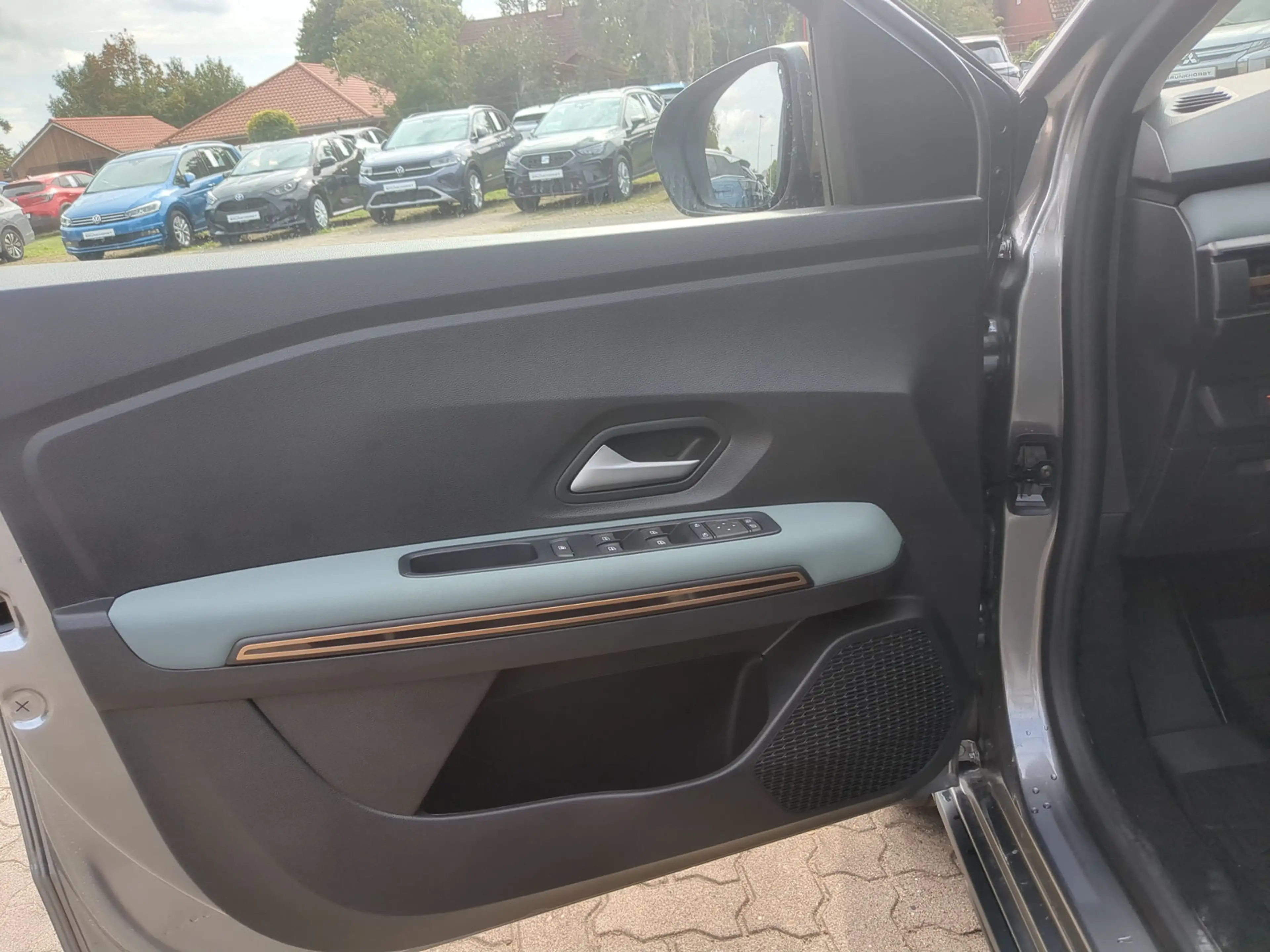 Dacia Jogger LPG 120 auto Extreme 7-S SHZ LKHZ MV-Kamera — photo 13
