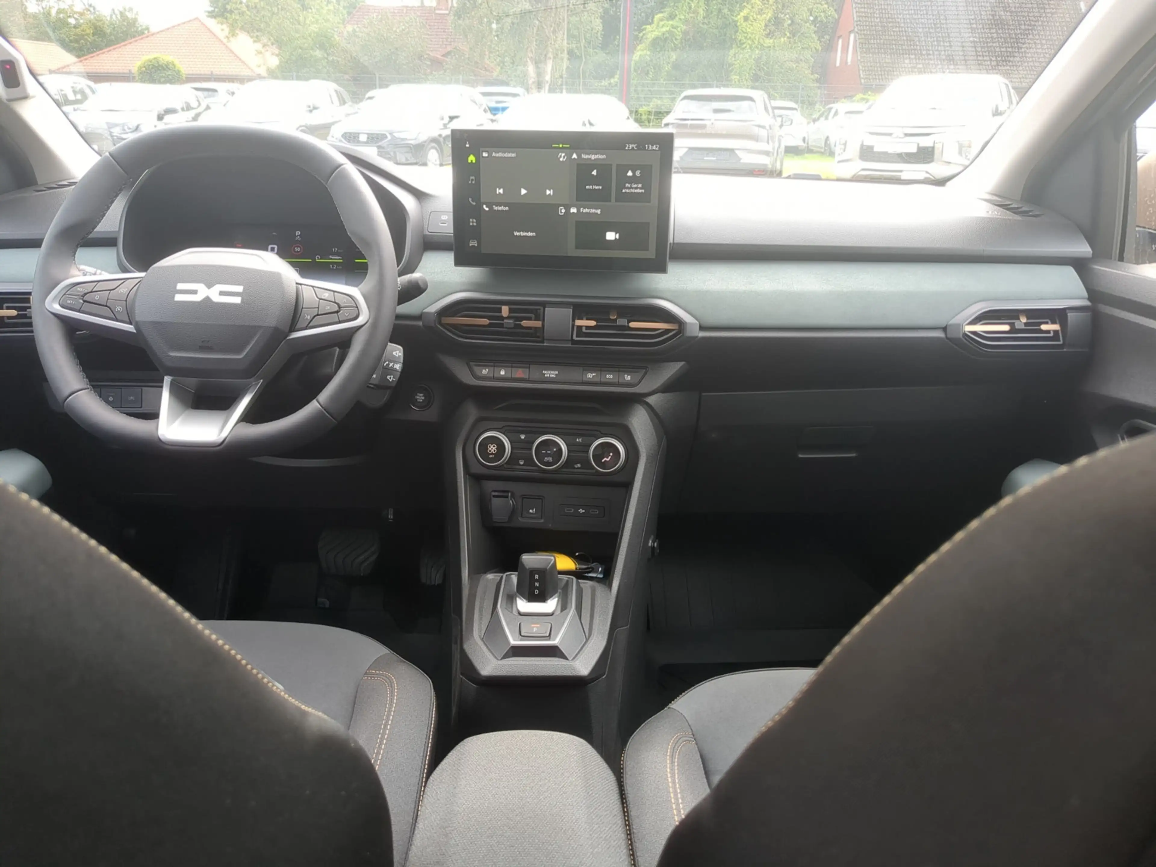 Dacia Jogger LPG 120 auto Extreme 7-S SHZ LKHZ MV-Kamera — photo 6