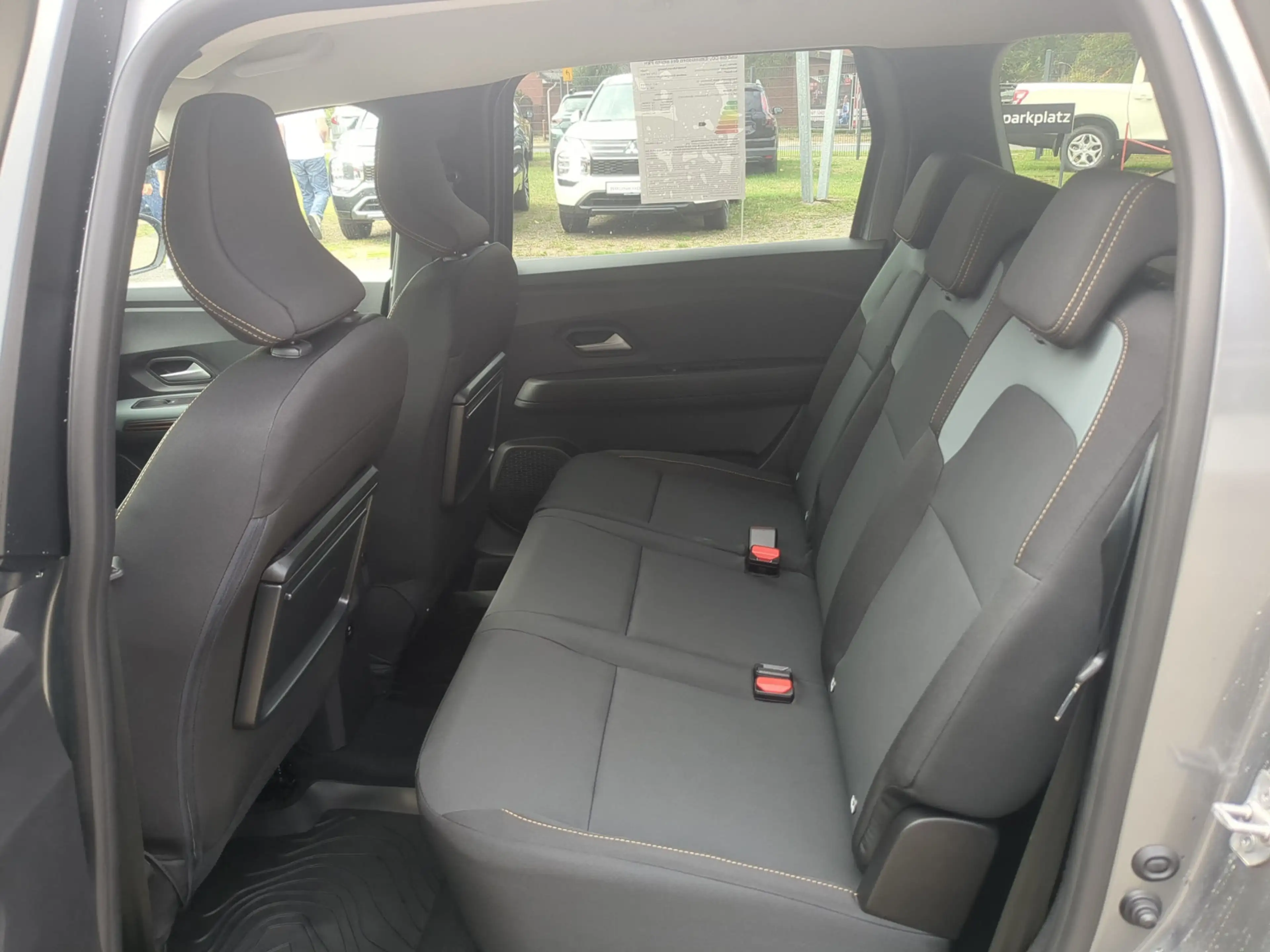 Dacia Jogger LPG 120 auto Extreme 7-S SHZ LKHZ MV-Kamera — photo 10