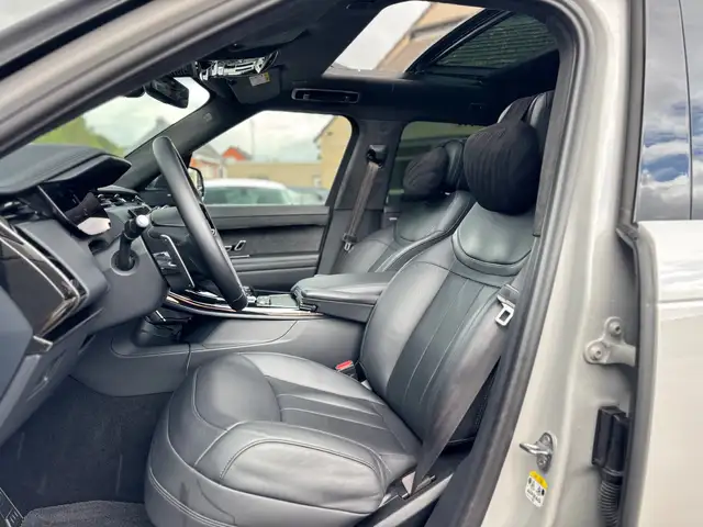 Land Rover Range Rover Sport view 9