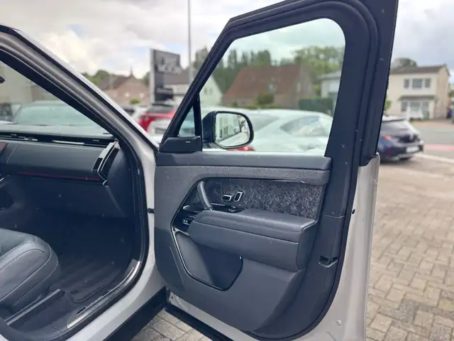 Land Rover Range Rover Sport view 11