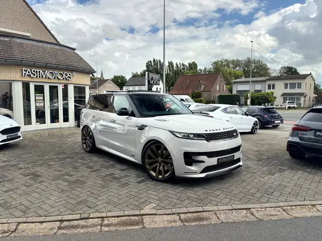 Land Rover Range Rover Sport view 2