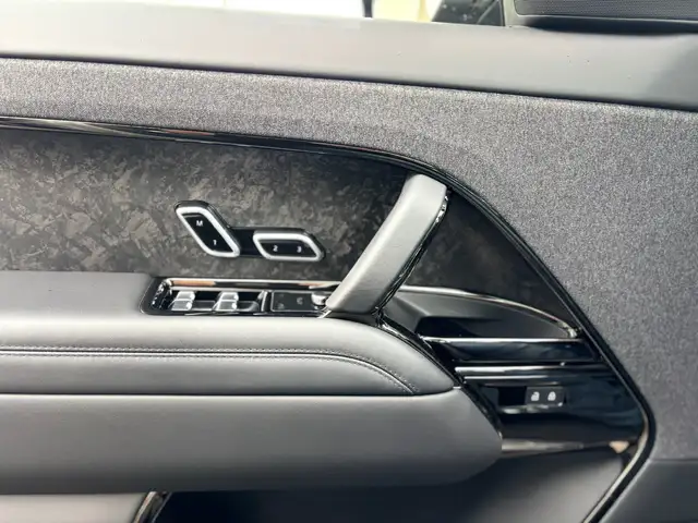 Land Rover Range Rover Sport view 15