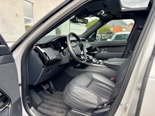 Land Rover Range Rover Sport view 8