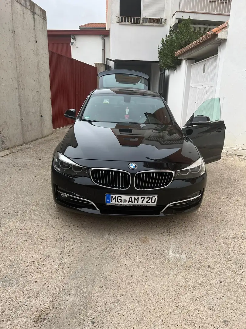 BMW 320 320 i xDrive Luxury Line Schwarz - 1