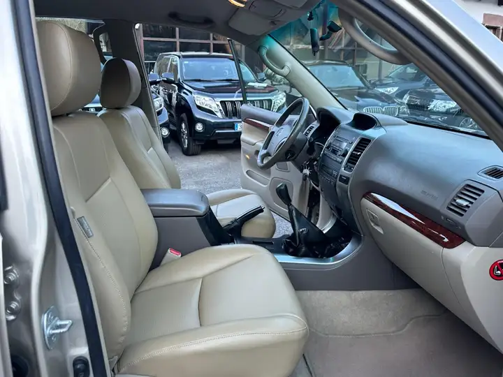 Toyota Land Cruiser D-4D VX 3p 2009, foto 11