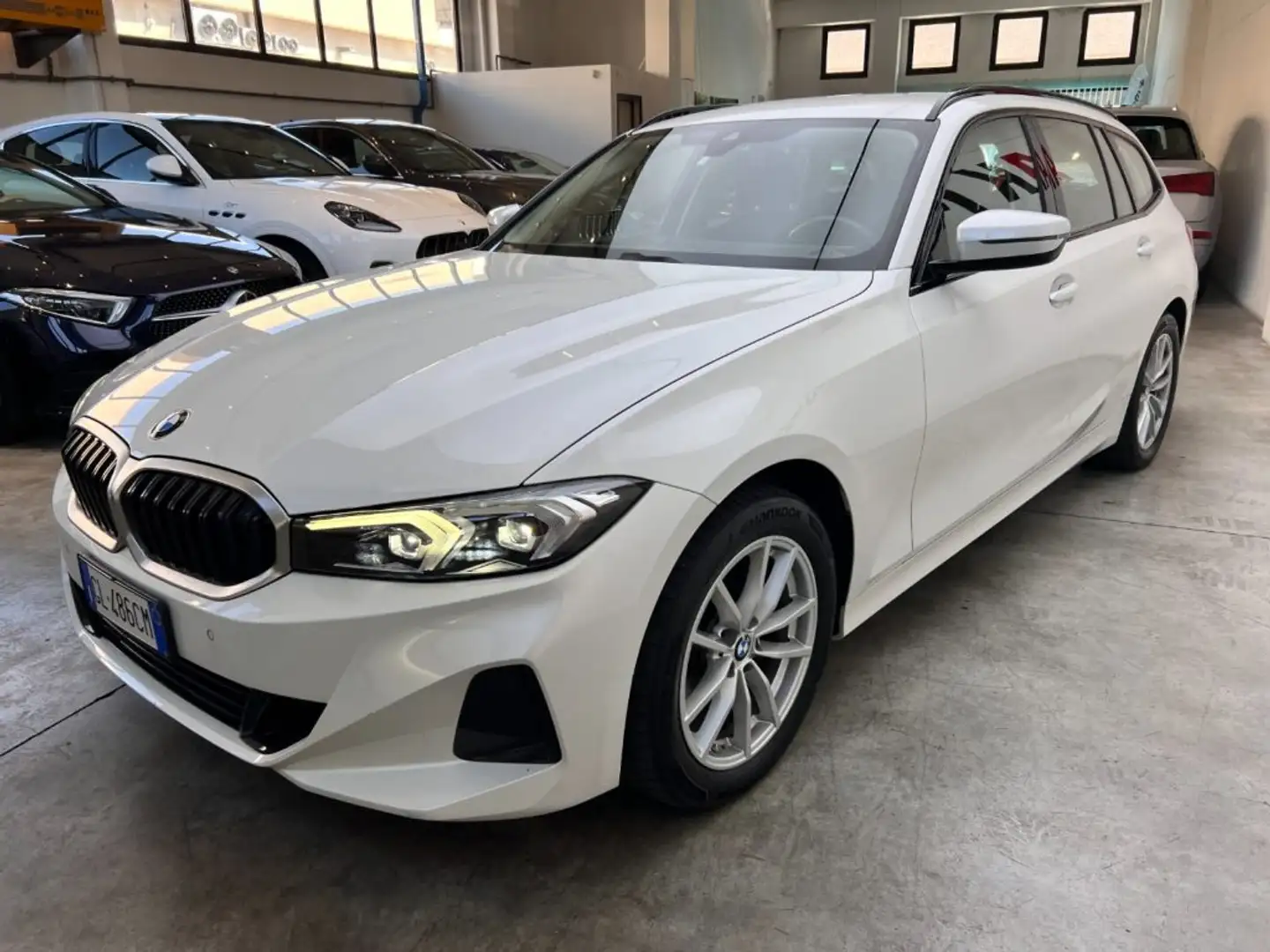 BMW 316 d 48V Touring Bianco - 2