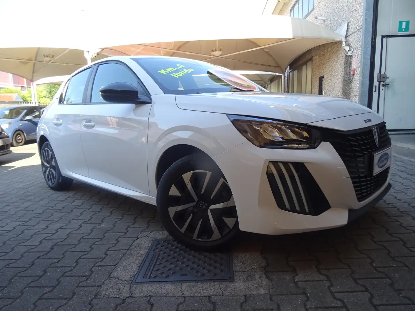 Peugeot 208 1.2 HYBRID STYLE 110 CV e-DCS 6 KM0 Blanc - 1
