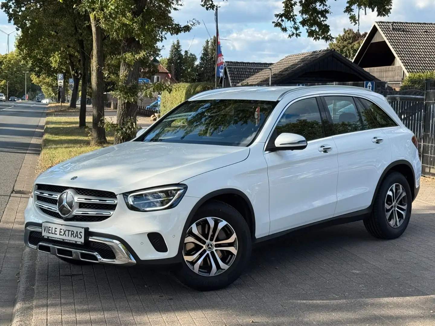 Mercedes-Benz GLC 220 d 4Matic *2.HAND*TÜV NEU*STHZ*AHK*ACC* Weiß - 1