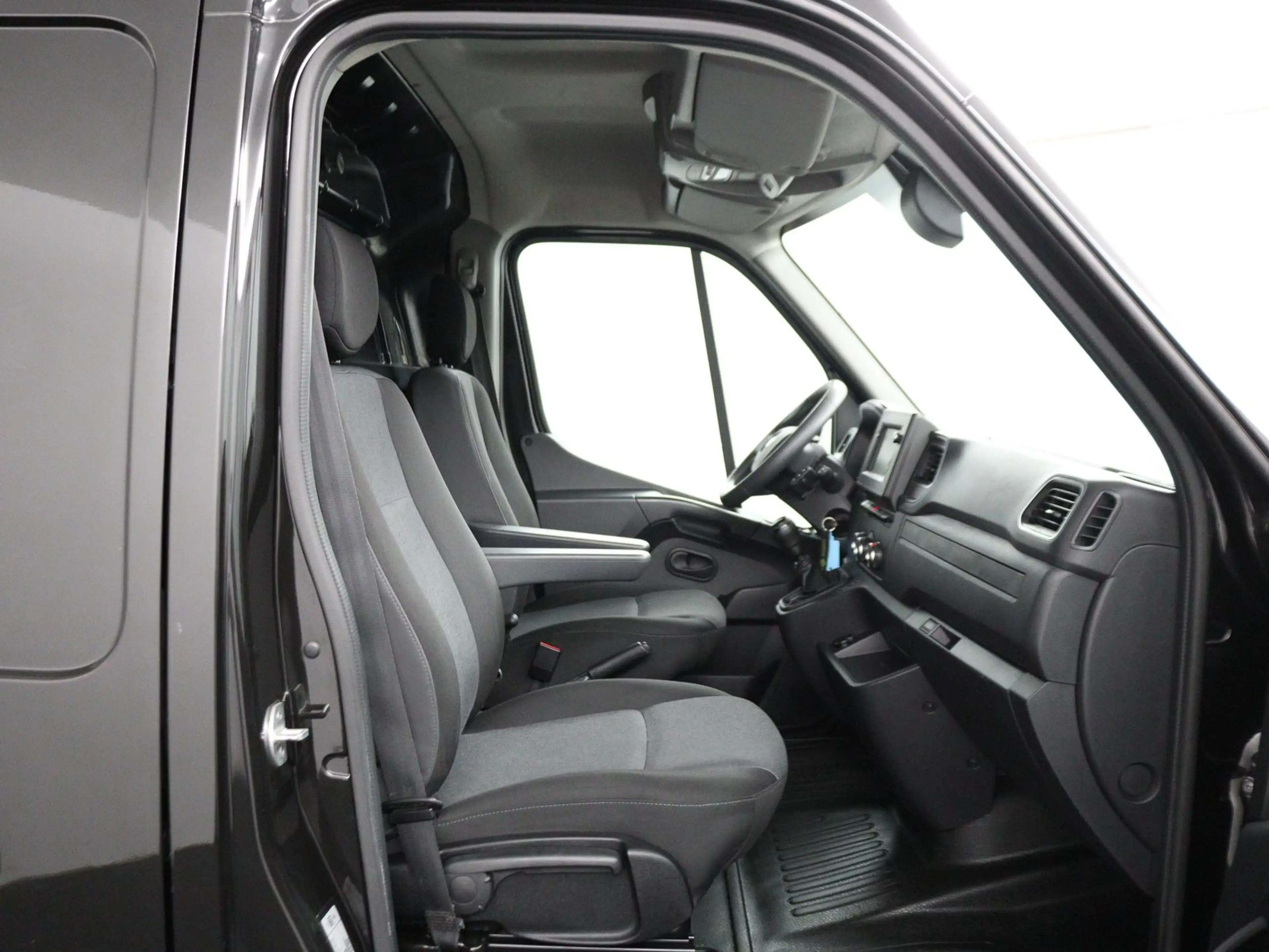 Renault Master T35 L2H2 FWD dCi 135 GB Work Edition | Trekhaak | — photo 15