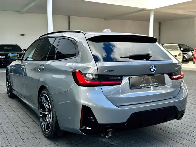 BMW 3 Series view 3