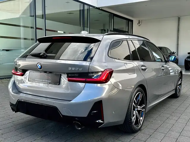BMW 3 Series view 4