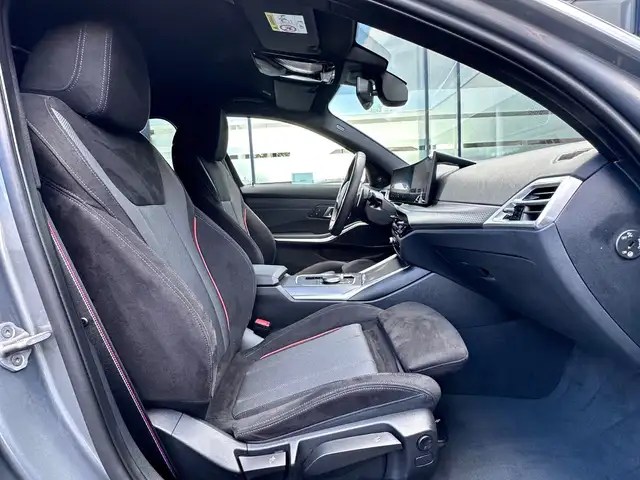 BMW 3 Series view 15