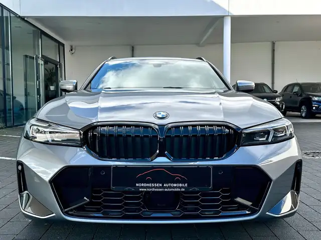 BMW 3 Series view 5