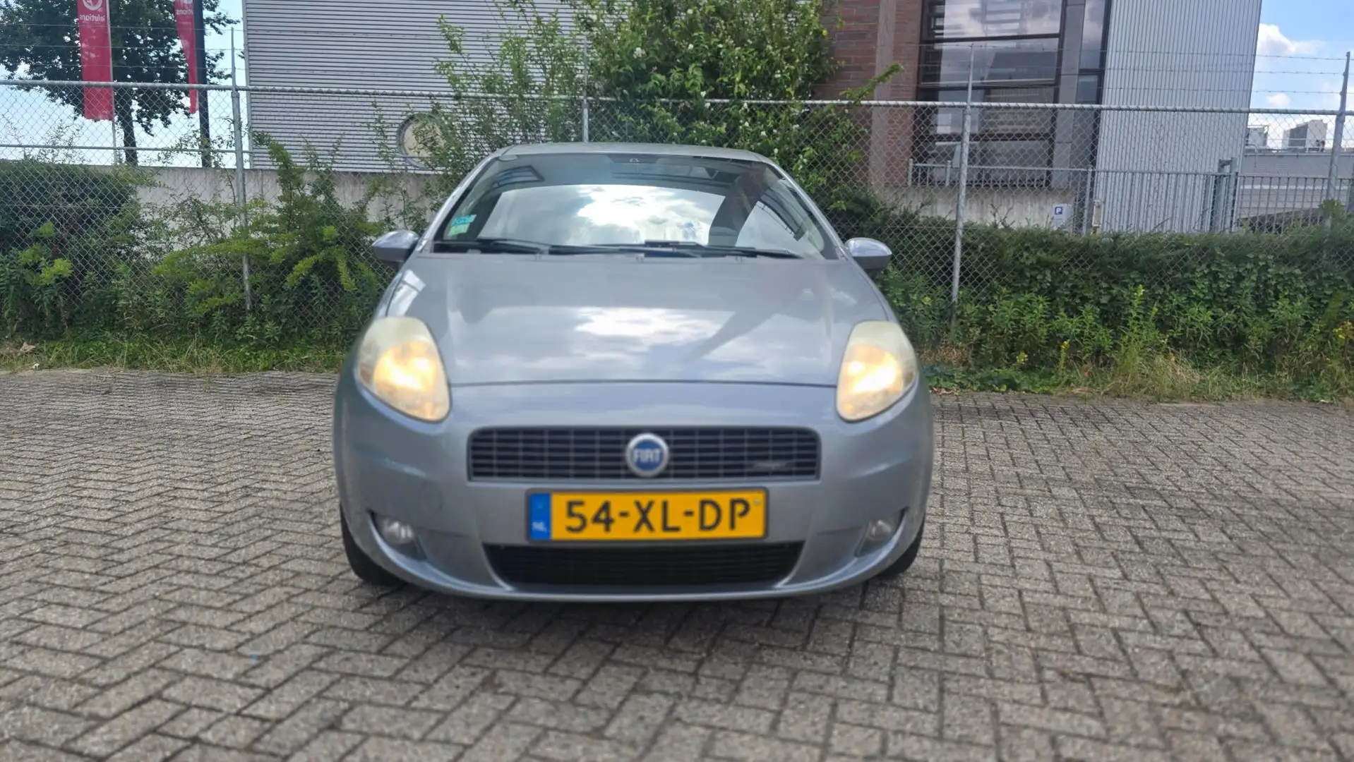 Fiat Grande Punto 1.4-16V Sport Grijs - 2