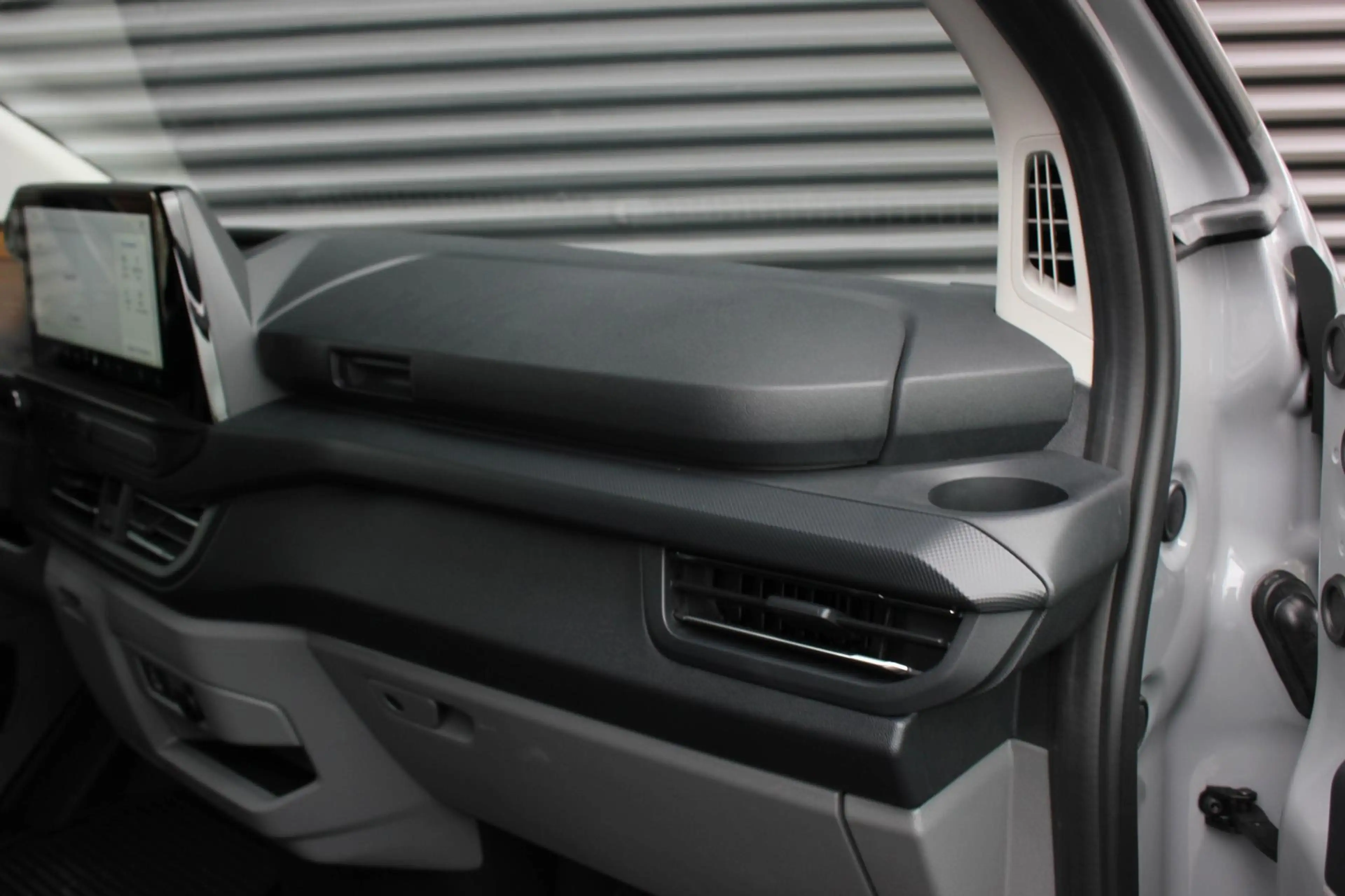 Ford E-Transit Cust. 340 L2H1 Limited 65 kWh 218PK / JB-EDIITON / — photo 15