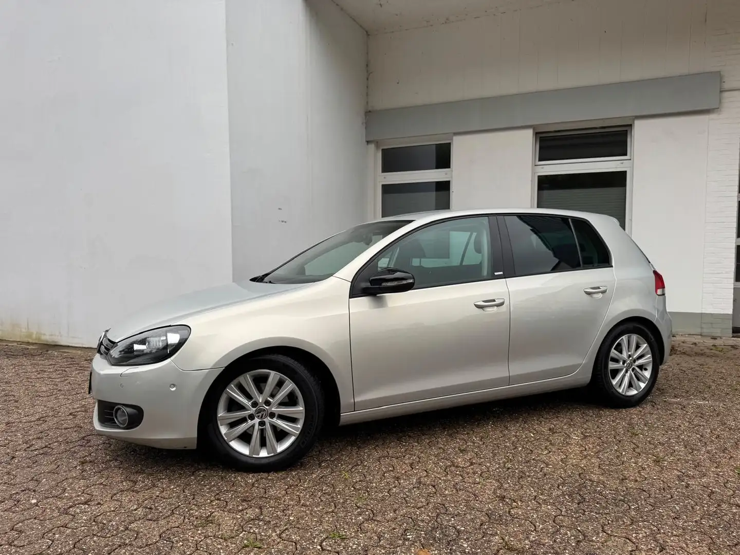 Volkswagen Golf VI 1.2 TSI DSG Style Lim. PDC MFL Sitzhzg. Gold - 2