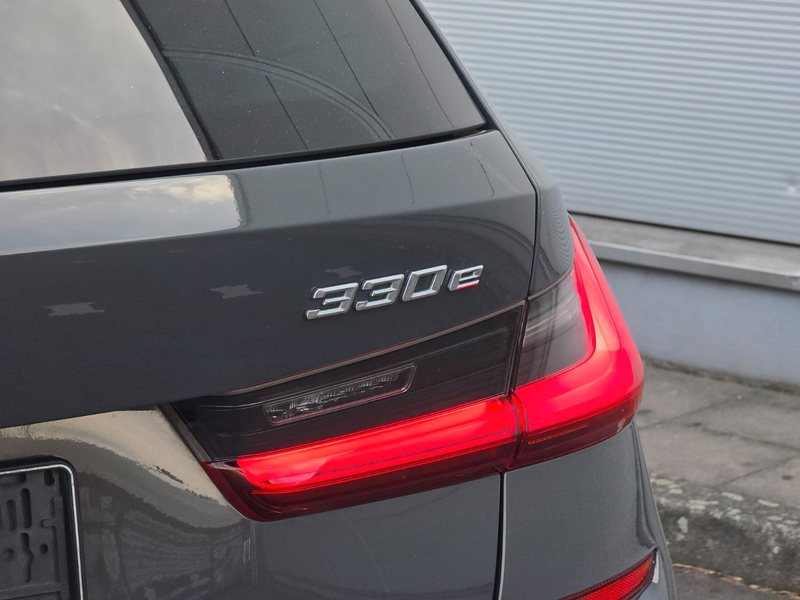 BMW 330 e xDrive Touring M Sport (Laser/Pano/360 Kam) — photo 9