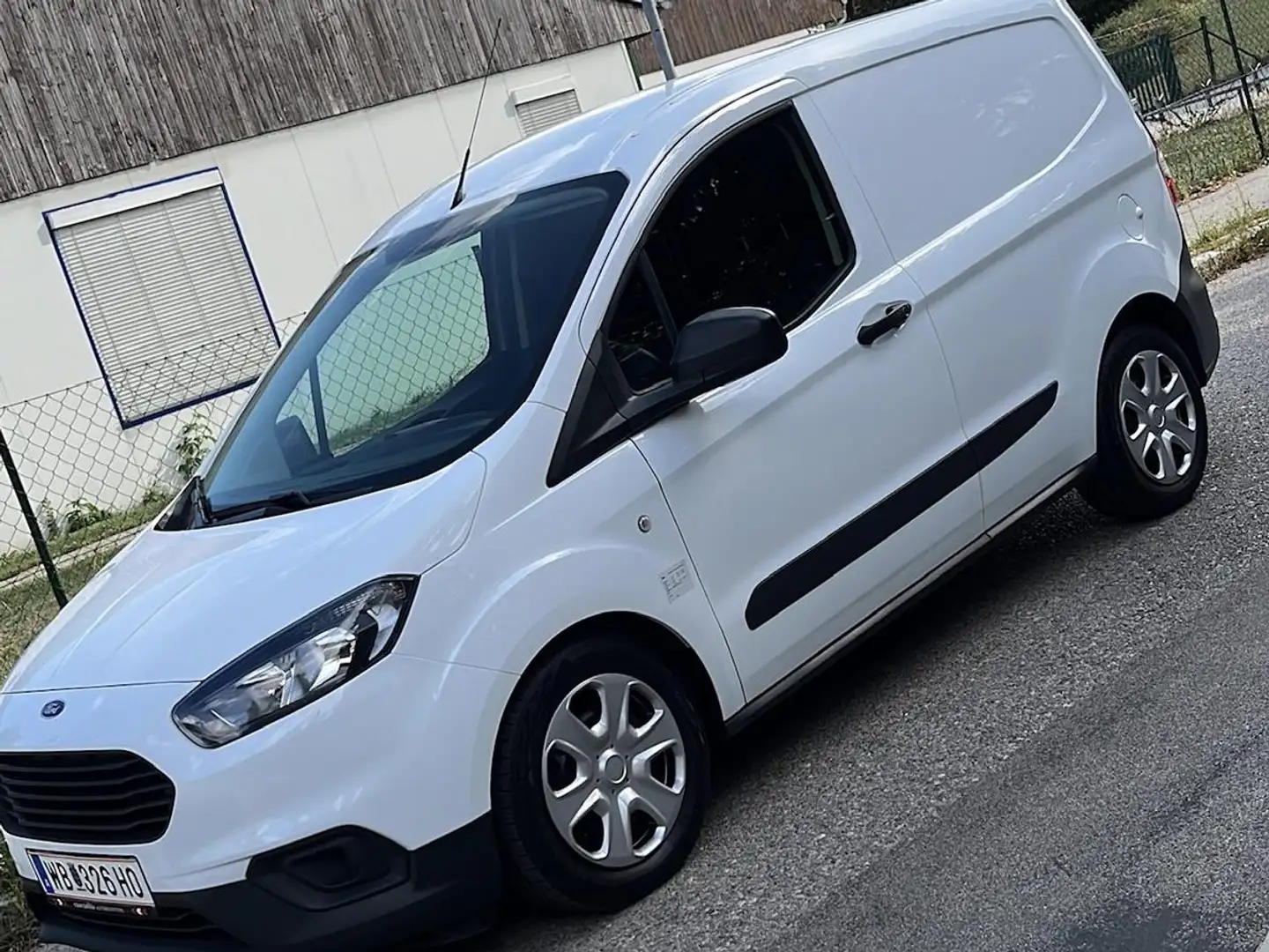 Ford Transit Courier Ford Transit Courier 1.5 TDCi Trend | 2020 | Pickerl 12/2026 | Servicegepflegt - 1