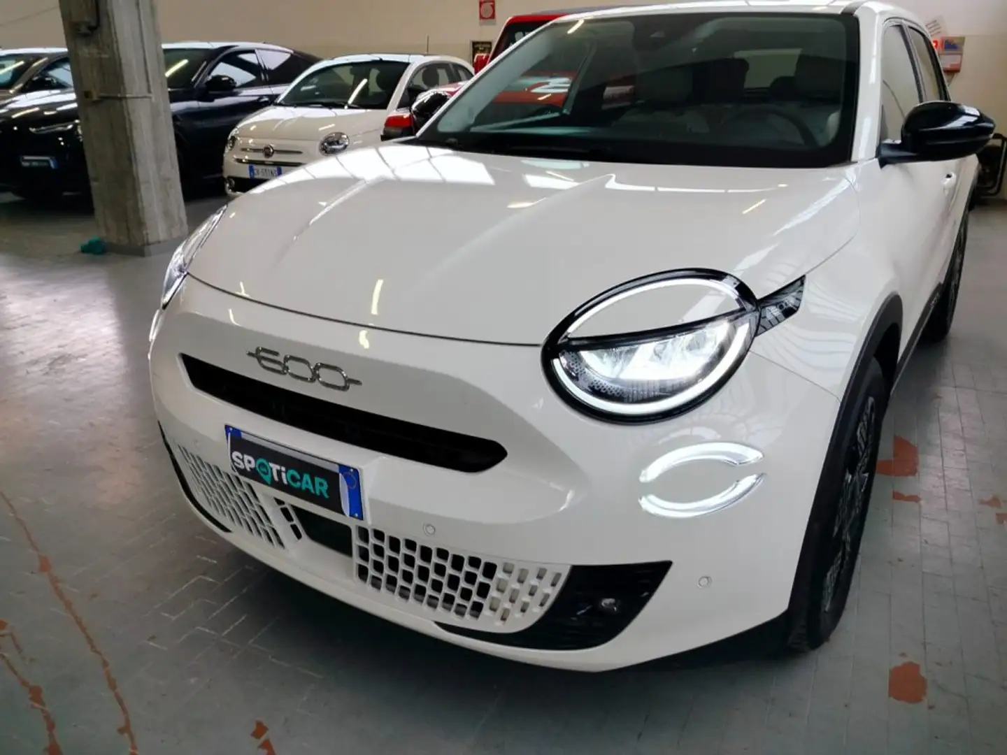 Fiat 600 Hybrid 100 CV DCT MHEV La Prima Blanc - 2