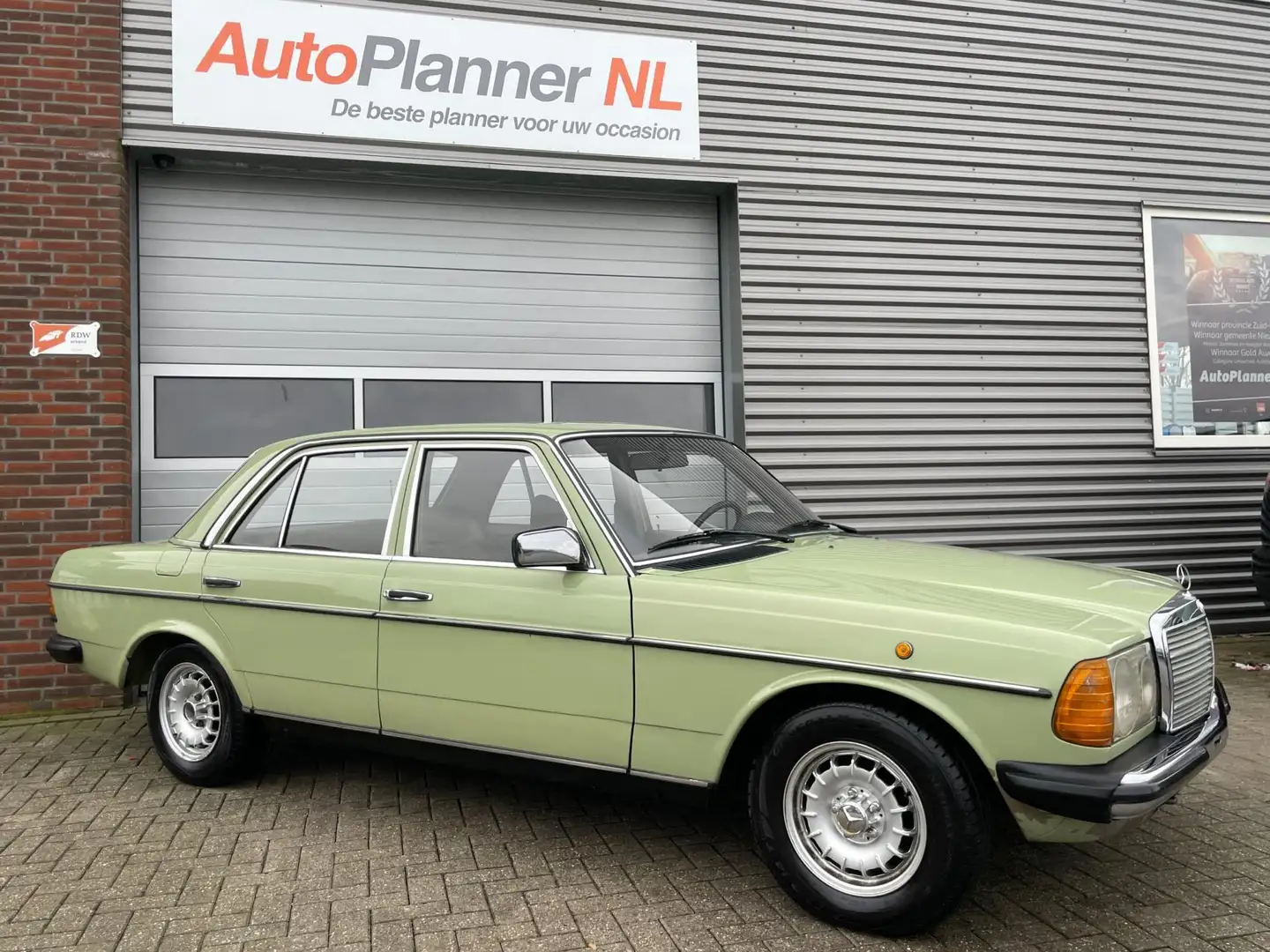 Mercedes-Benz 280 200-280 (W123) 200 D! Belastingvrij! Oldtimer! Verde - 2