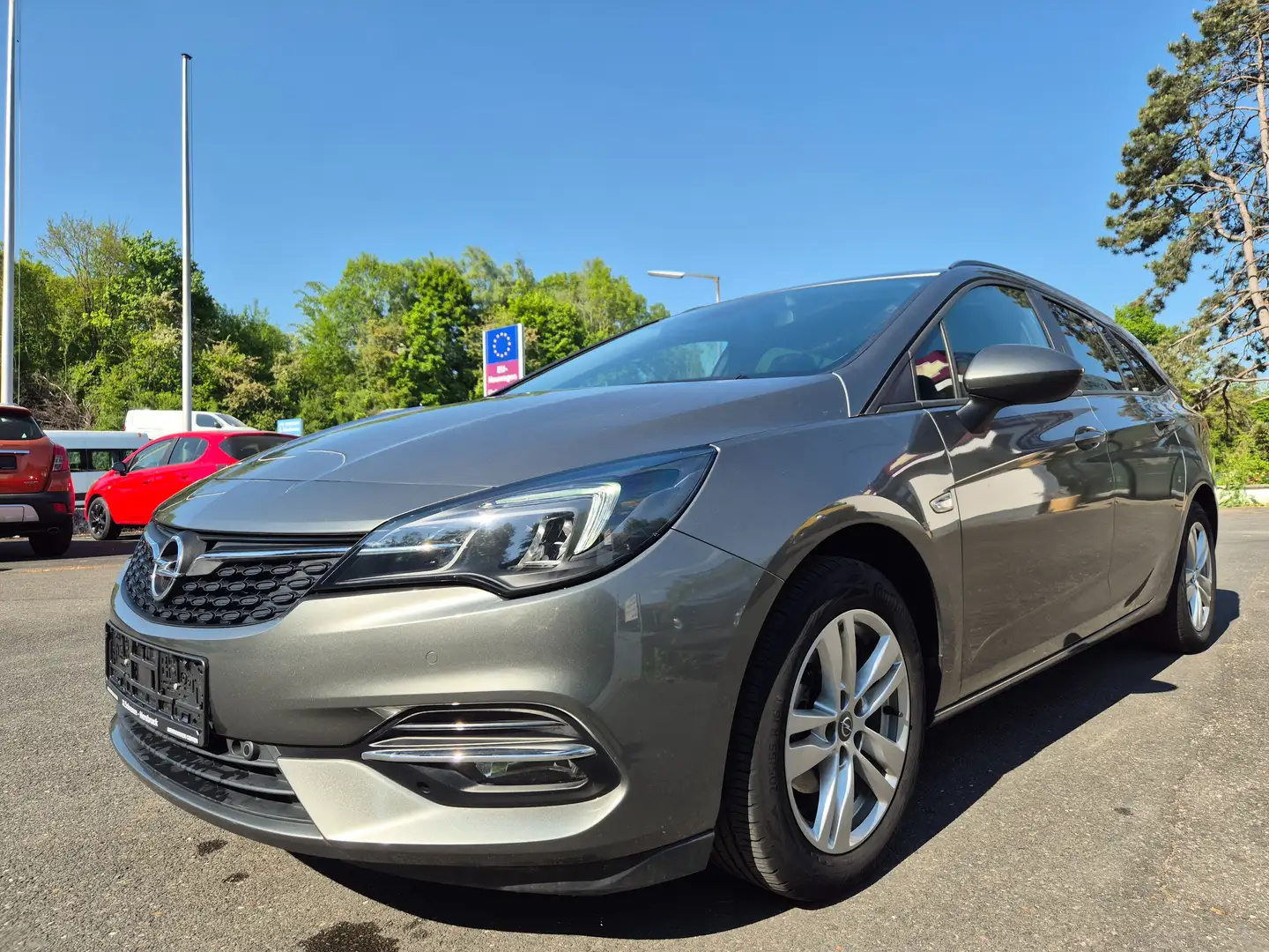 Opel Astra 1.2 Turbo Sports Tourer Edition *Navi/Kamera/SHZ* Grau - 2
