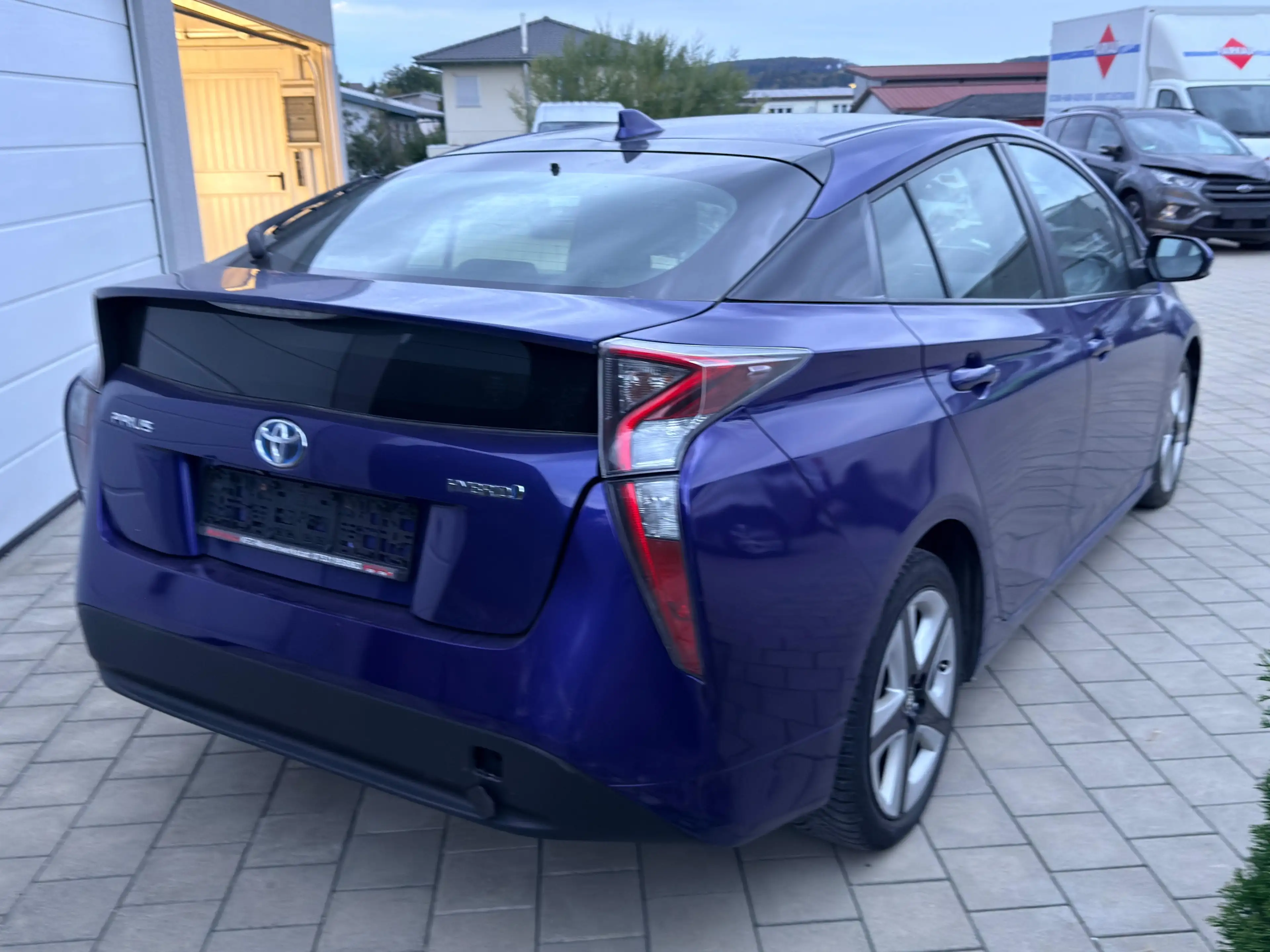Toyota Prius 1.8 Hybr. Comfort — photo 3