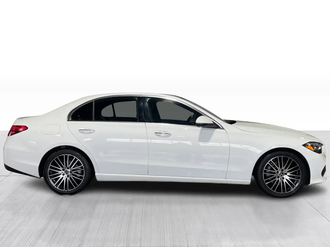 Mercedes-Benz C-Class снимка Mercedes-Benz C-Class