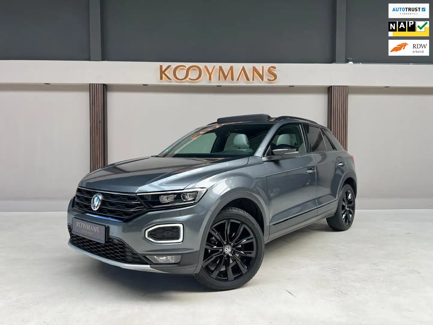 Volkswagen T-Roc 1.5 TSI SPORTLINE BEATSAUDIO PANO VIRTUAL LEDER CA - 1
