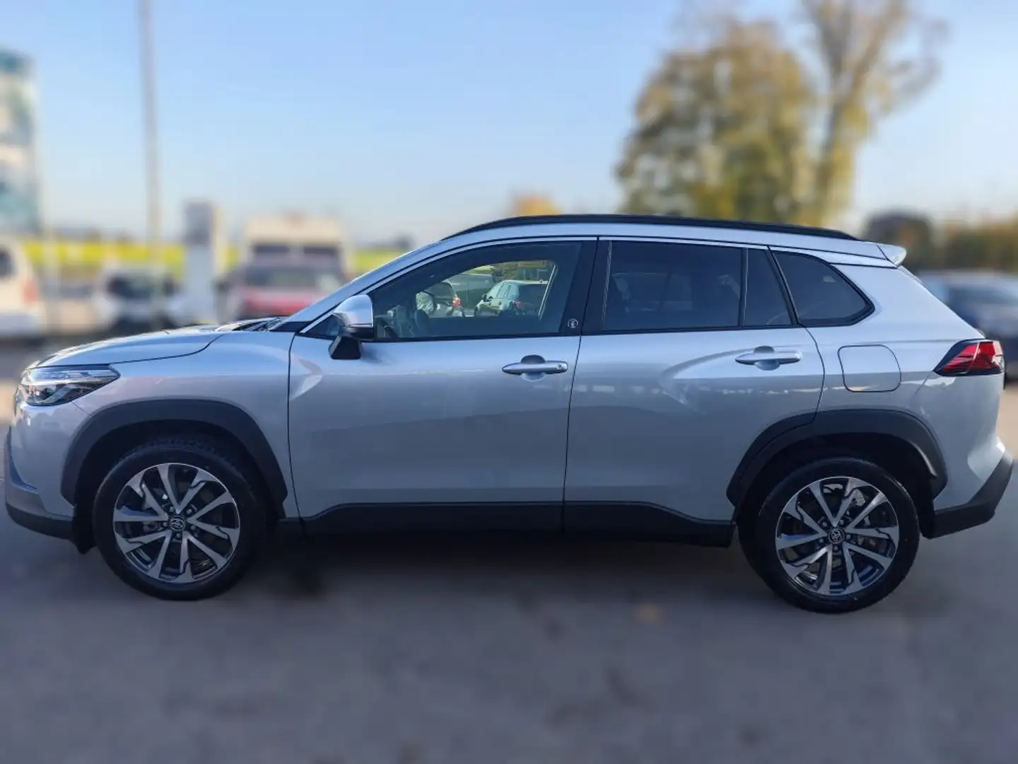 Toyota Corolla Cross Hybrid 1.8 VVT-i Team Deutschland Zilver - 2