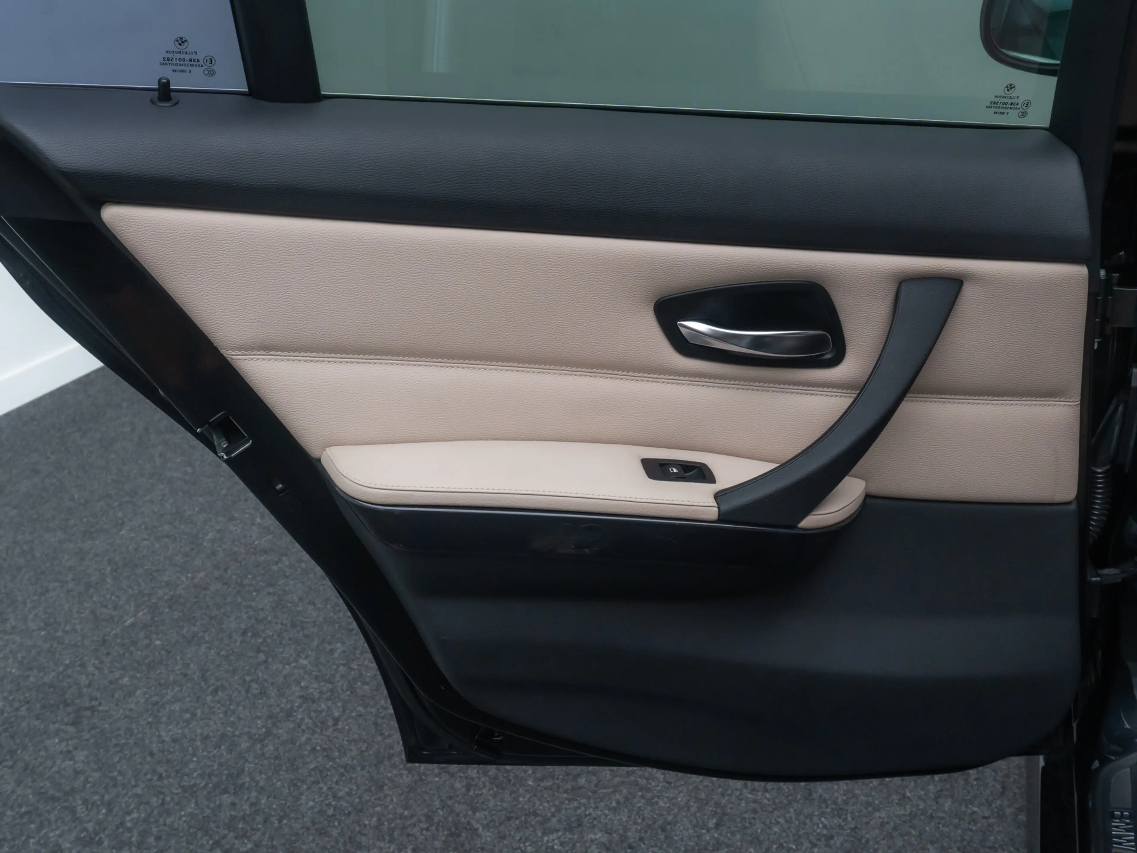 BMW 325 GeschwindigReg Xenon PDC Alarm HiFi Leder — photo 31