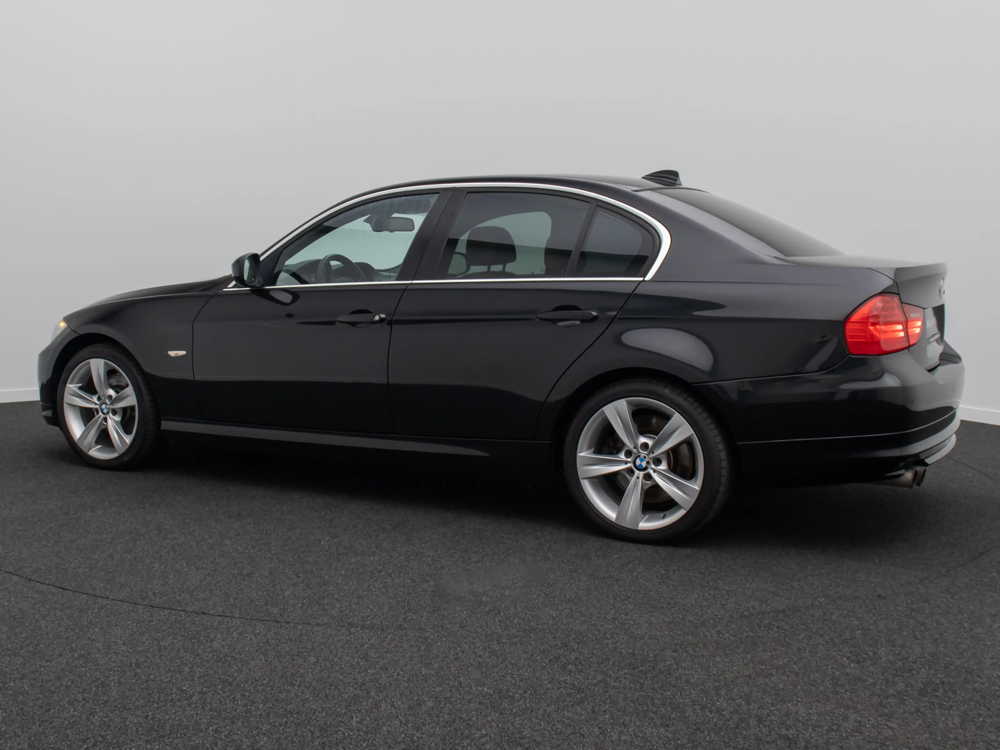BMW 325 GeschwindigReg Xenon PDC Alarm HiFi Leder — photo 10