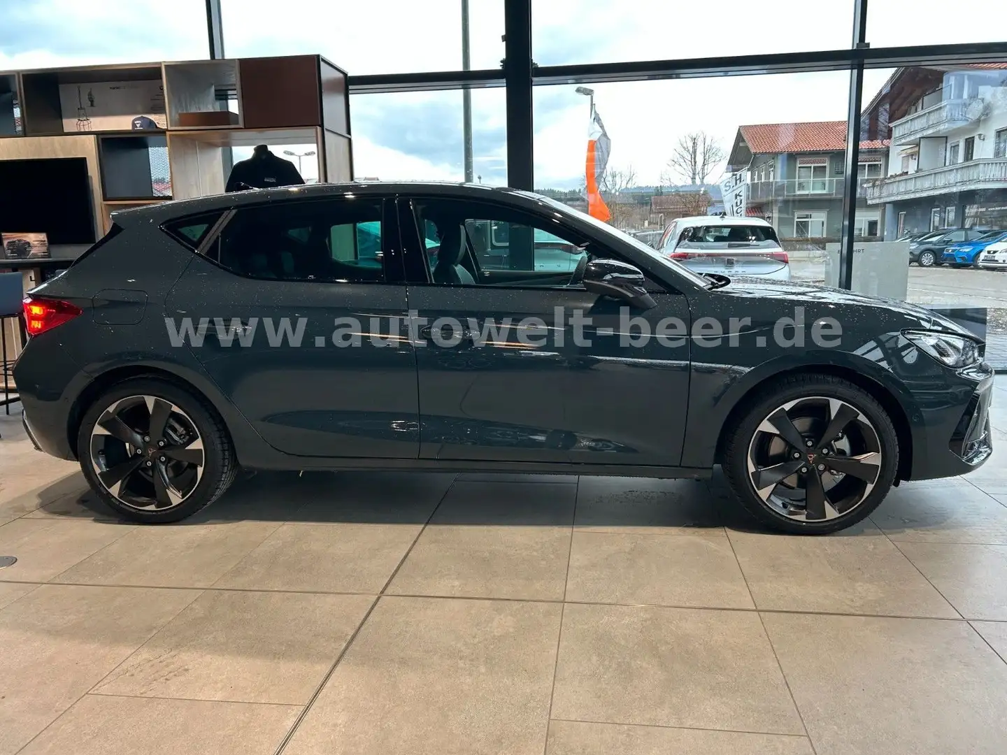 CUPRA Leon 1.5 eTSI 150PS DSG *CAM*NAVI*FULL LINK* Blau - 2