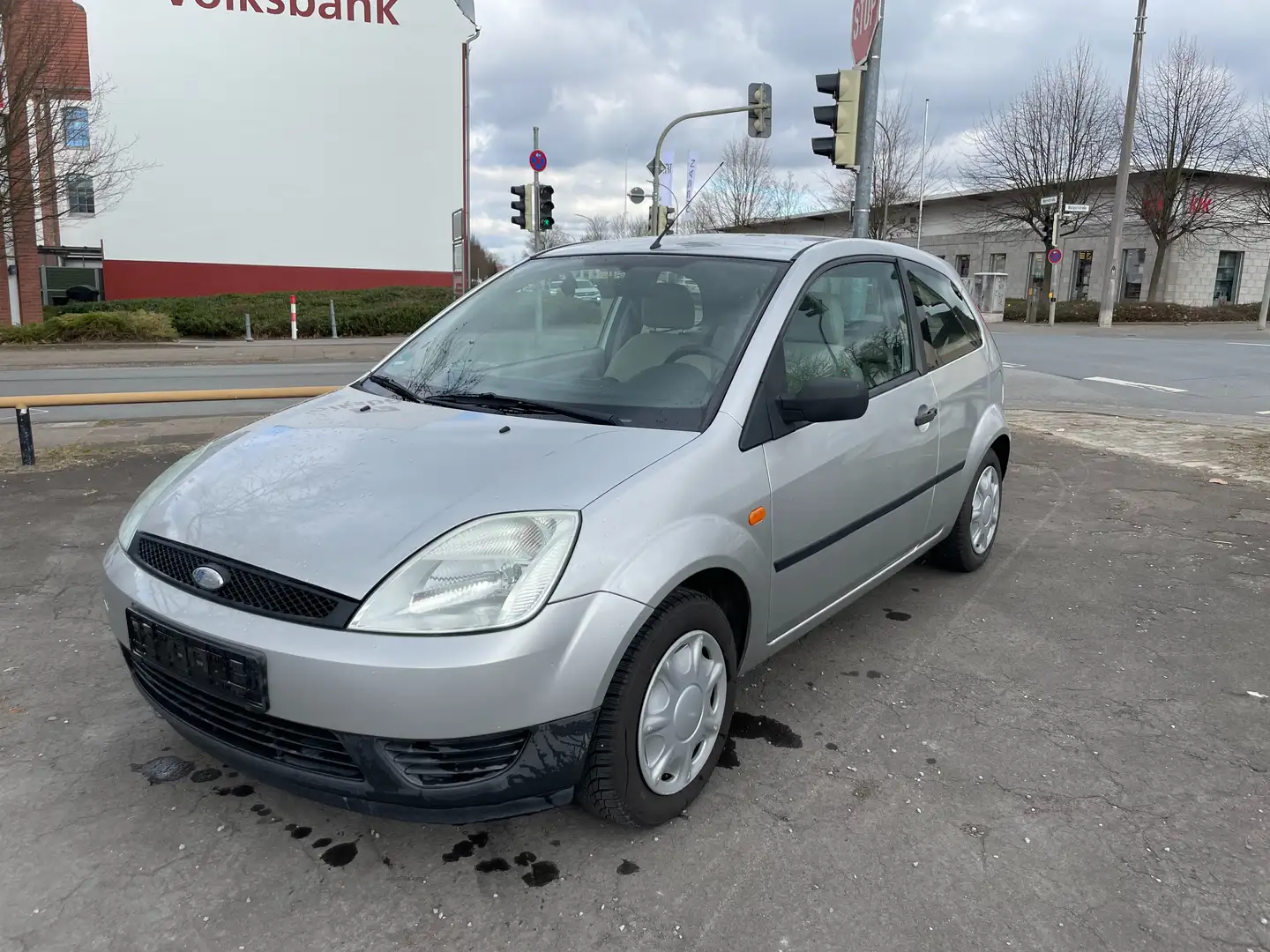 Ford Fiesta *Ambiente*AUTOMATIK*98.000TKM*TÜV/AU*03/2027* Zilver - 1