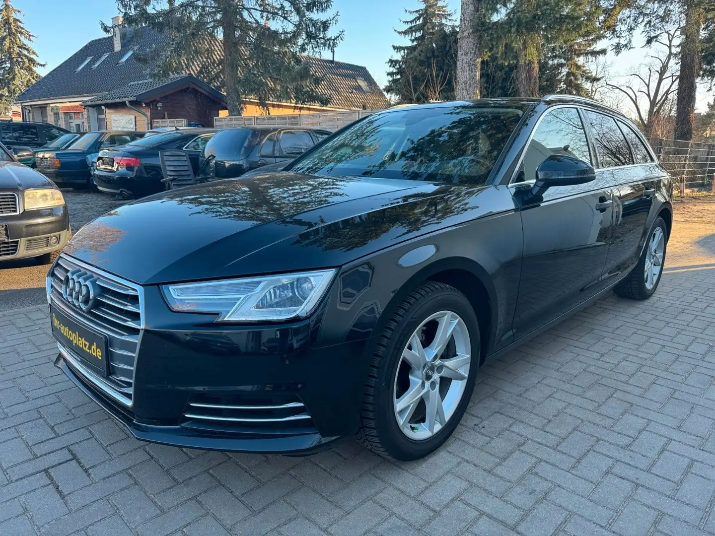 Audi A4 Avant 2.0 TFSI S Line sport ultra Navi, Xenon Negro - 1