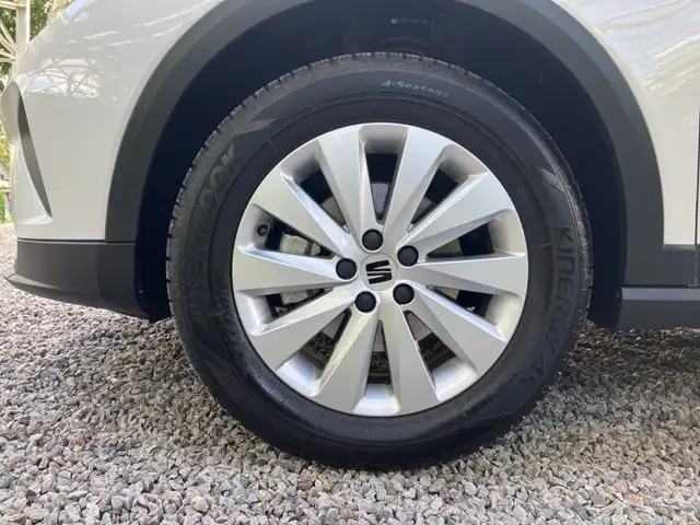 Seat Arona view 13
