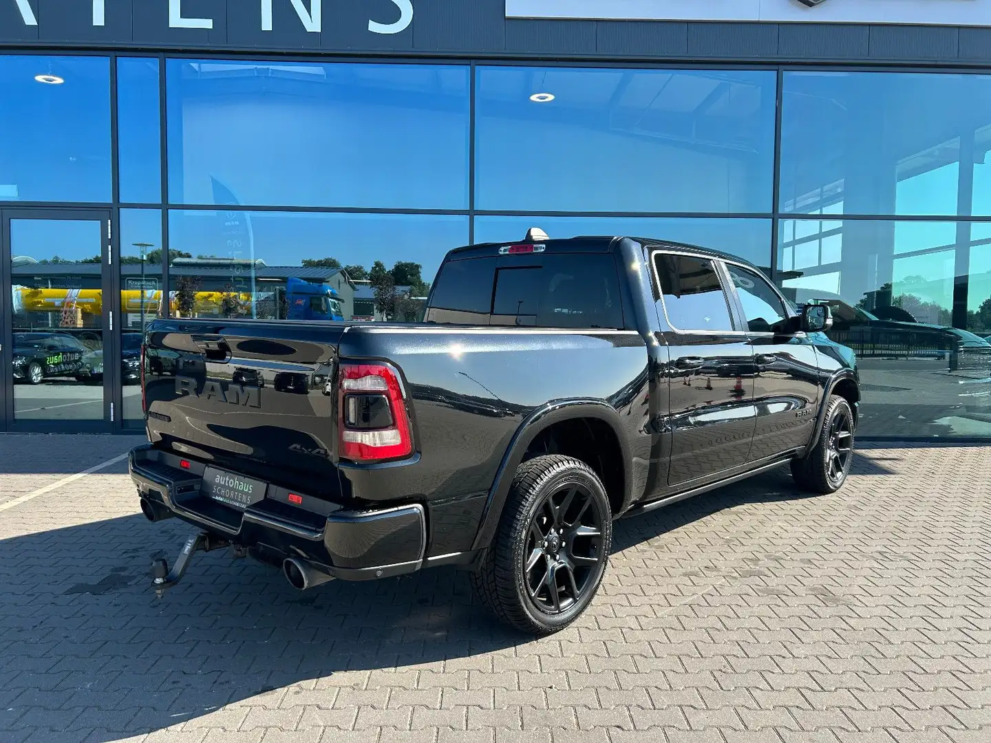 Dodge RAM 1500 5.7 Laramie Night Pano Luft dt.Fzg. LPG Schwarz - 2